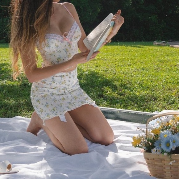 FOR LOVE & LEMONS Charlotte Bustier - Picture 11 of 16